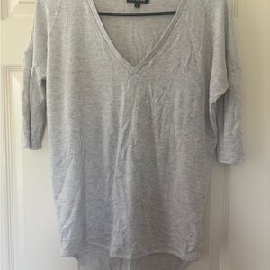 Express Light Gray V-Neck Long Sleeve Top